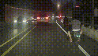 吓飞！深圳一电动车上高速逆行，骑行者：“导航导错了路线”