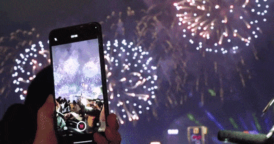 香港贺岁烟花绽放夜空,超36万人齐聚维港两岸 香港贺岁烟花绽放夜空,超36万人齐聚维港两岸