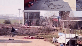 大年初四，六旬老人连人带车冲入河中，他毫不犹豫纵身跃入水中...