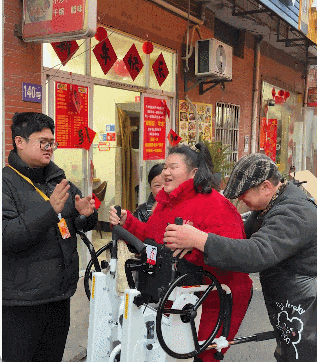 百万债务还清了!夫妻俩在杭州开饭店,8年来第一次回老家过年:这次不用低着头… 百万债务还清了!夫妻俩在杭州开饭店,8年来第一次回老家过年:这次不用低着头…