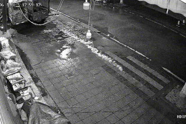 获刑2年!女子带娃放烟花引发火灾,损失超80万元 获刑2年!女子带娃放烟花引发火灾,损失超80万元