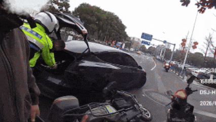 一个月连“撞”15次！“碰瓷”男子非法获利数千元，被刑拘