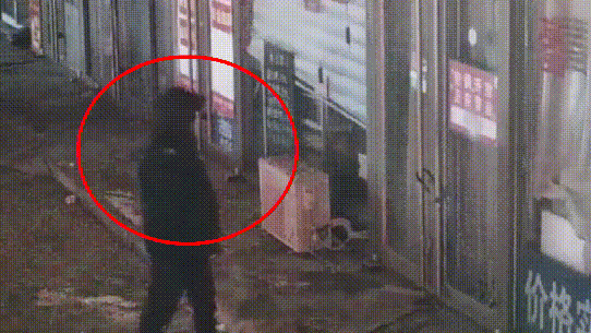 凌晨砸门盗窃,下午落网!21部手机2部平板悉数追回 凌晨砸门盗窃,下午落网!21部手机2部平板悉数追回