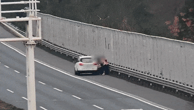 “我没有报警,为啥警车、救护车都来了?” “我没有报警,为啥警车、救护车都来了?”