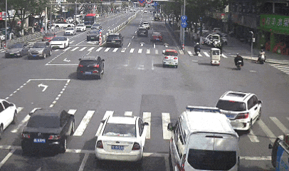 湖州街头上演现实版“飞驰人生”！网友怒赞！