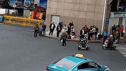 76岁老人独自坐火车两天两夜来杭州找孙女,一句话令人泪目 76岁老人独自坐火车两天两夜来杭州找孙女,一句话令人泪目