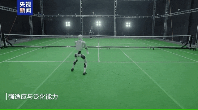 起猛了，人形机器人会打网球了！全球首个，毫秒级响应！