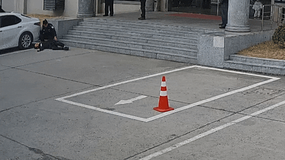 派出所门口，他们接力“抢”回一条命！