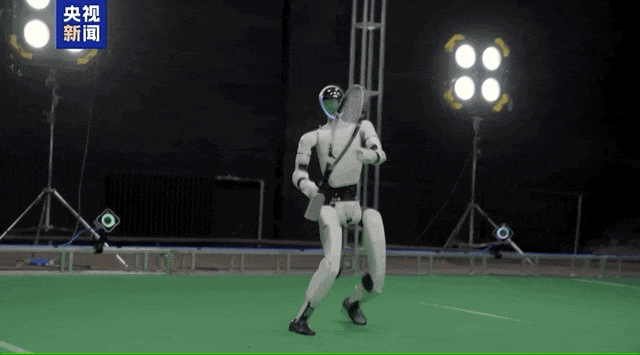 全球首个!全自主!人形机器人能打网球了 全球首个!全自主!人形机器人能打网球了
