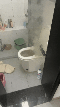 火苗突然从智能马桶里蹿出！当事人讲述惊魂一刻