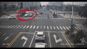 90岁老人吐血病危,江苏灌云交警上演现实版“飞驰人生”7分钟送医急救 90岁老人吐血病危,江苏灌云交警上演现实版“飞驰人生”7分钟送医急救