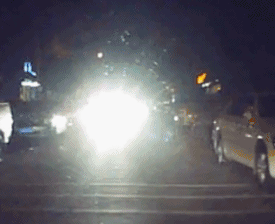 眼睛都被闪花了!交警:已处罚 眼睛都被闪花了!交警:已处罚