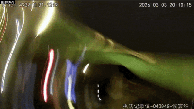 上海一女子路遇警察盘查突然加速逃离!经查:四肢健全,没有残疾…拘! 上海一女子路遇警察盘查突然加速逃离!经查:四肢健全,没有残疾…拘!