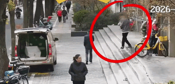 事发上海！74岁老人菜市场扒窃被刑拘，警方：年龄不是“免罪金牌”