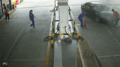 油价今晚上涨！扎堆加油时，这些事千万别做！