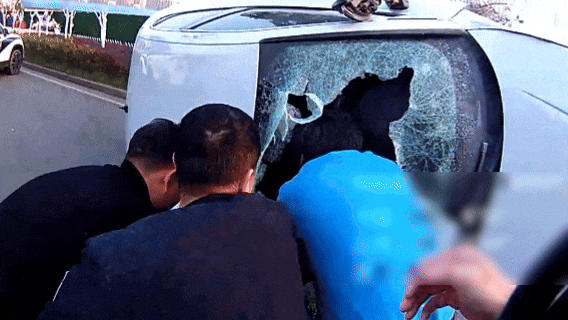 “快救人！”他们毫不犹豫冲了过去！