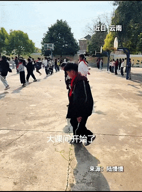 他跳到第10个，现场炸锅了！