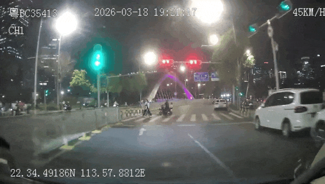 网友发帖全城寻找深圳的哥，生死时速连闯红灯救了3岁幼童一命