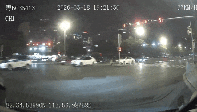 网友发帖全城寻找深圳的哥，生死时速连闯红灯救了3岁幼童一命