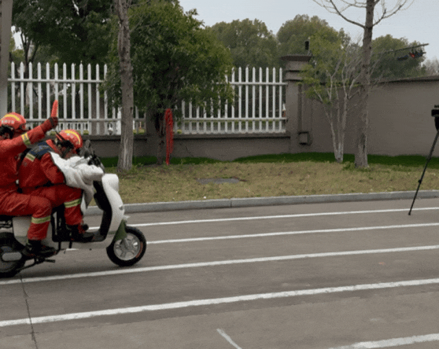 杭州实测!瞬间削下一大块,每年都有人中招,看完有点后怕! 杭州实测!瞬间削下一大块,每年都有人中招,看完有点后怕!