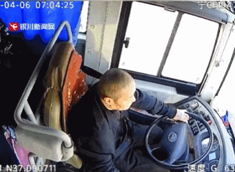 痛惜！他走了，生前最后一幕看哭️拯救了45个家庭…