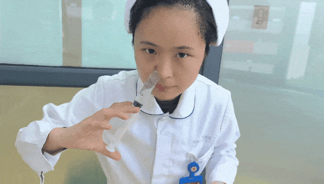 打喷嚏流鼻涕没完没了……这种药不能长期用 打喷嚏流鼻涕没完没了……这种药不能长期用