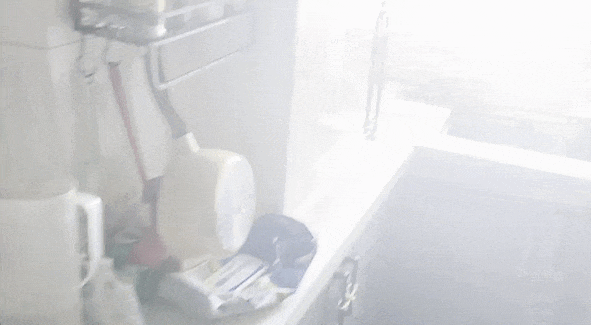 浙江男子炖肉时回房睡着，厨房烟雾弥漫！醒来后懵了：身边都是消防员……