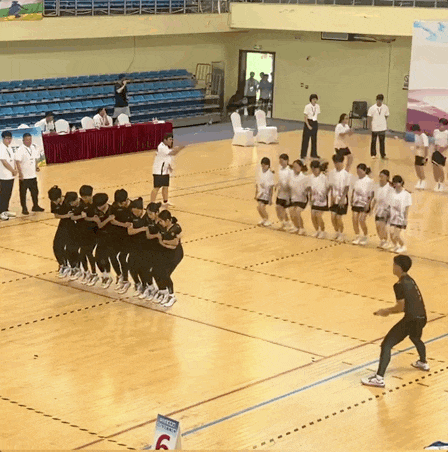 1分钟10人同步跳绳258次!刷屏的“绳”气少年们,来自三亚 1分钟10人同步跳绳258次!刷屏的“绳”气少年们,来自三亚