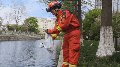 杭州村民报警，家里养鸽厂闯进一条蛇！消防提醒：气温回升，近期频发……