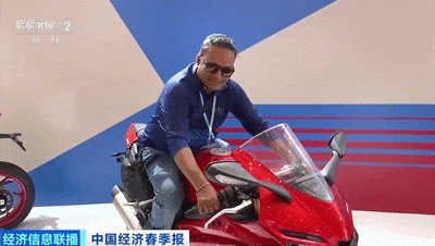 张雪机车广交会“圈粉”全球客商，订单络绎不绝