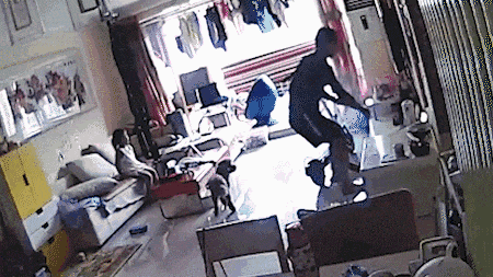 电动自行车起火，两大“功臣”救了整栋楼！