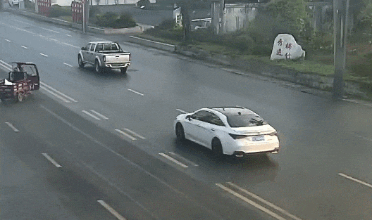 无证、无牌、逆行、闯红灯......老年人出行安全再敲警钟！