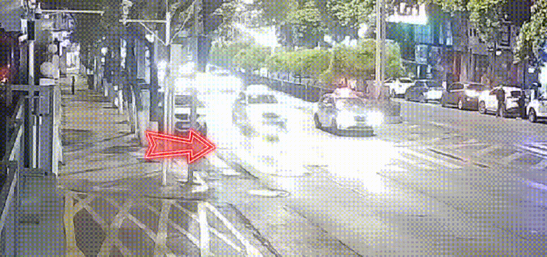 连人带车撞飞数十米！警惕，这个简单的动作稍有疏忽就会引发致命事故——