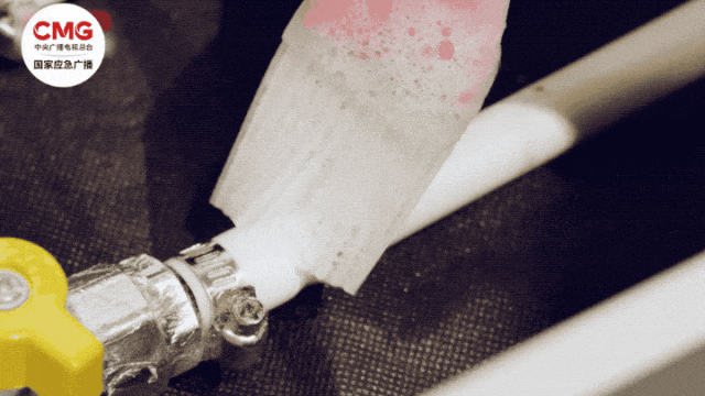 做饭时瞬间爆燃！老人全身大面积烧伤，这个"致命习惯"一定要改