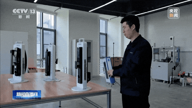 央视紧急曝光！智能锁竟然翻车，一张照片秒开家门！