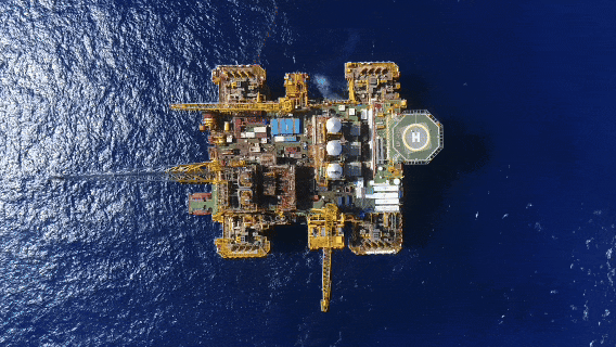 在水深1500米海域，为国家打“气”