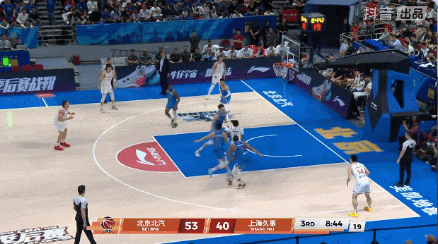大比分3:1战胜北京,上海男篮时隔24年重返CBA总决赛舞台 大比分3:1战胜北京,上海男篮时隔24年重返CBA总决赛舞台
