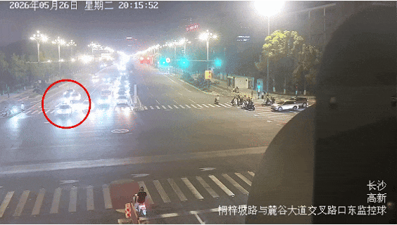 长沙交警为生命“狂飙”：7分钟打通“绿色通道”，紧急护送羊水破裂孕妇就医