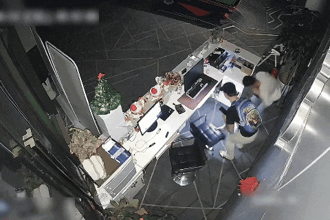 现实版“低智商犯罪”?两名“爆破手”一夜砸开三家店,成都青羊公安速擒嫌疑人 现实版“低智商犯罪”?两名“爆破手”一夜砸开三家店,成都青羊公安速擒嫌疑人