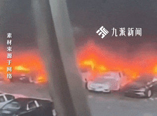悲剧！74岁老人引燃20辆新能源汽车，多车被烧成空架！原因让人汗颜…