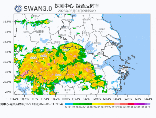 “暴雨令人猝不及防！”目前申城雷电黄色预警中，夜里局部还有大雨到暴雨→