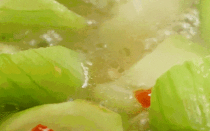 夫妻俩上吐下泻,紧急就医!这种瓜千万别吃,正大量上市 夏天餐桌常见 夫妻俩上吐下泻,紧急就医!这种瓜千万别吃,正大量上市 夏天餐桌常见