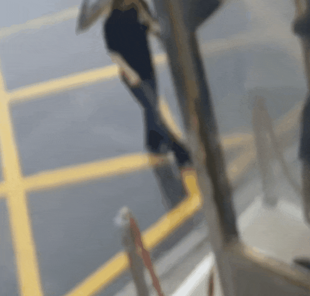 模型课上一个失误,女孩手指被强行“封住”!家长一定要提醒自家娃 模型课上一个失误,女孩手指被强行“封住”!家长一定要提醒自家娃