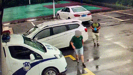 一天两单,12万现金差点“线下交付” 一天两单,12万现金差点“线下交付”