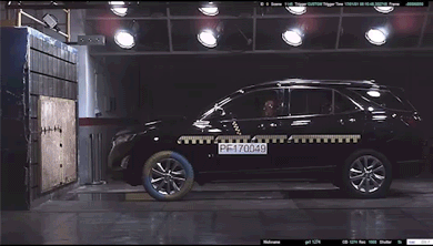 车速达130km/h,连续变道,极限避让?一车主网上炫车技…… 车速达130km/h,连续变道,极限避让?一车主网上炫车技……