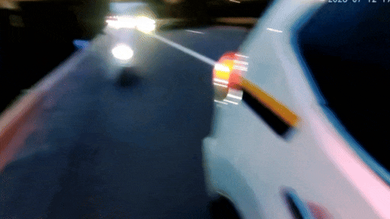 电动自行车上高速!驾驶员:“我走的边上车道,感觉挺安全……” 电动自行车上高速!驾驶员:“我走的边上车道,感觉挺安全……”