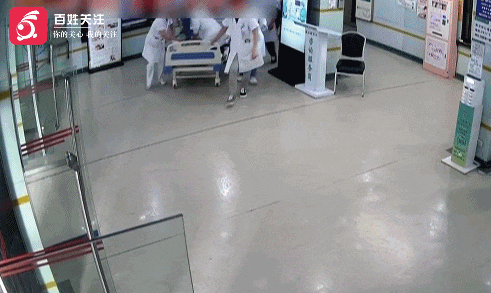 生死时速!贵州一34岁男子突发心梗,心跳呼吸骤停,医护接力救援一小时抢回一条命 生死时速!贵州一34岁男子突发心梗,心跳呼吸骤停,医护接力救援一小时抢回一条命