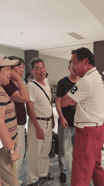 泸沽湖奇遇后,失联的亲人团聚了! 泸沽湖奇遇后,失联的亲人团聚了!