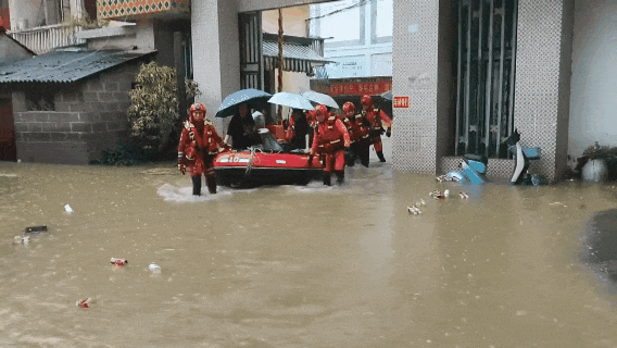 台风“紫檀”来袭,广西消防“汛”速出击! 台风“紫檀”来袭,广西消防“汛”速出击!