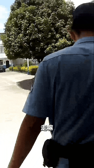 “劝他，他不听…… ”面对不听劝的同学，三个孩子报警了